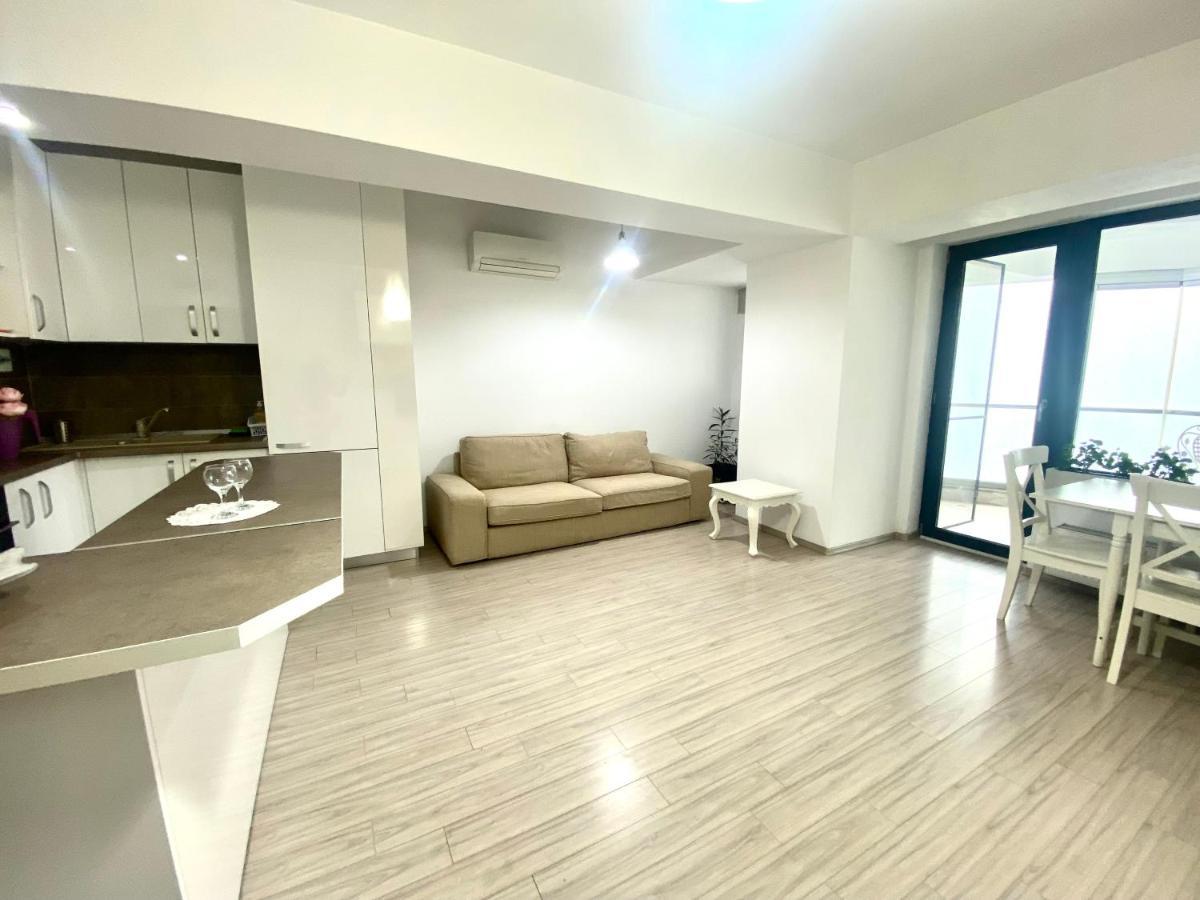 House - * Bukarest
